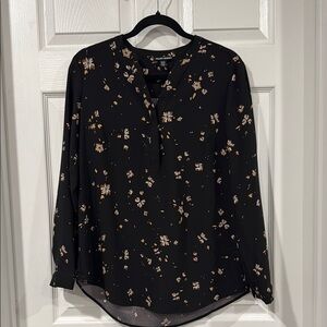 Hilary Radley Black and Tan Buttoned Blouse with Mandarin Collar